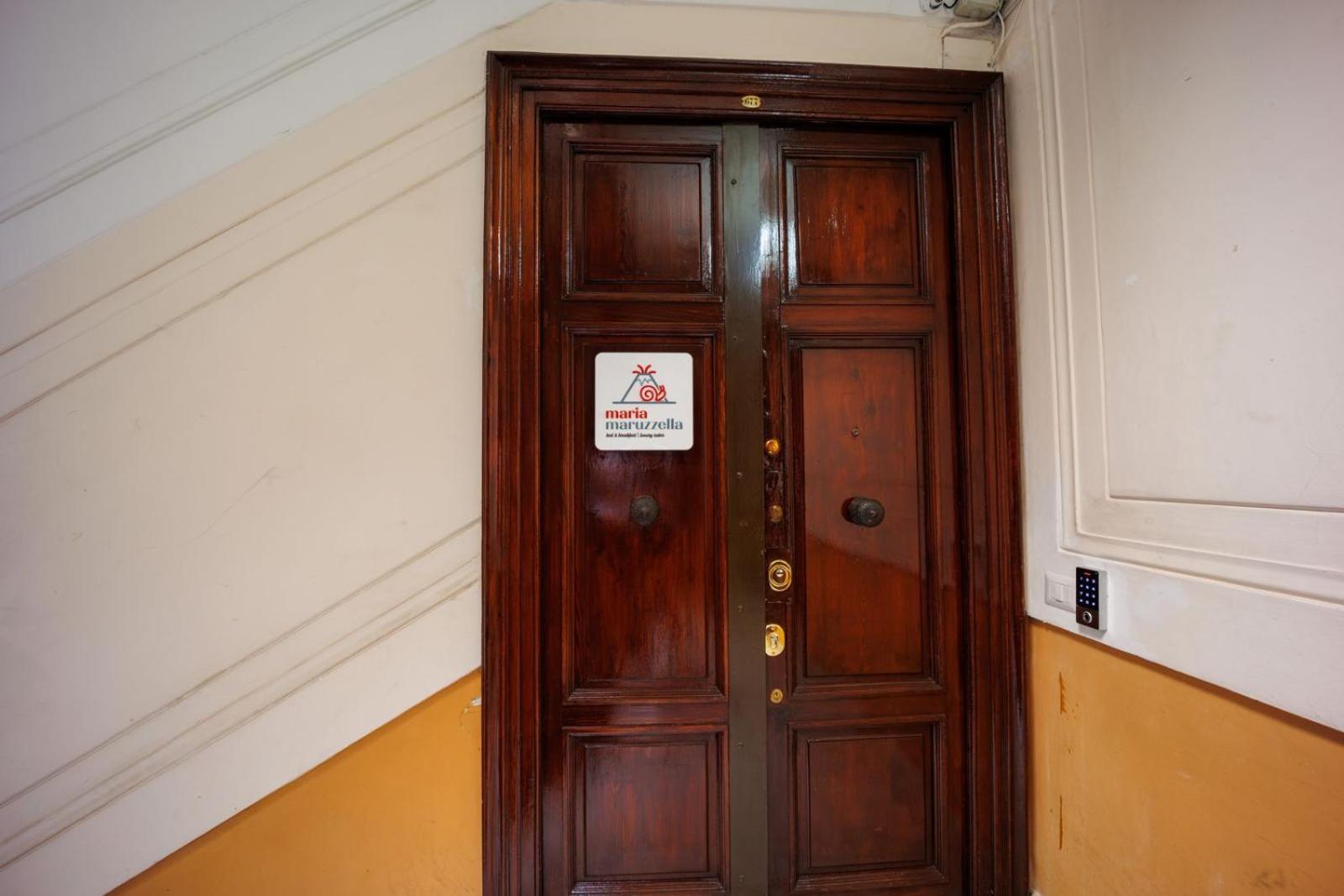 Maria Maruzzella B&B Luxury Suites Νάπολη Εξωτερικό φωτογραφία