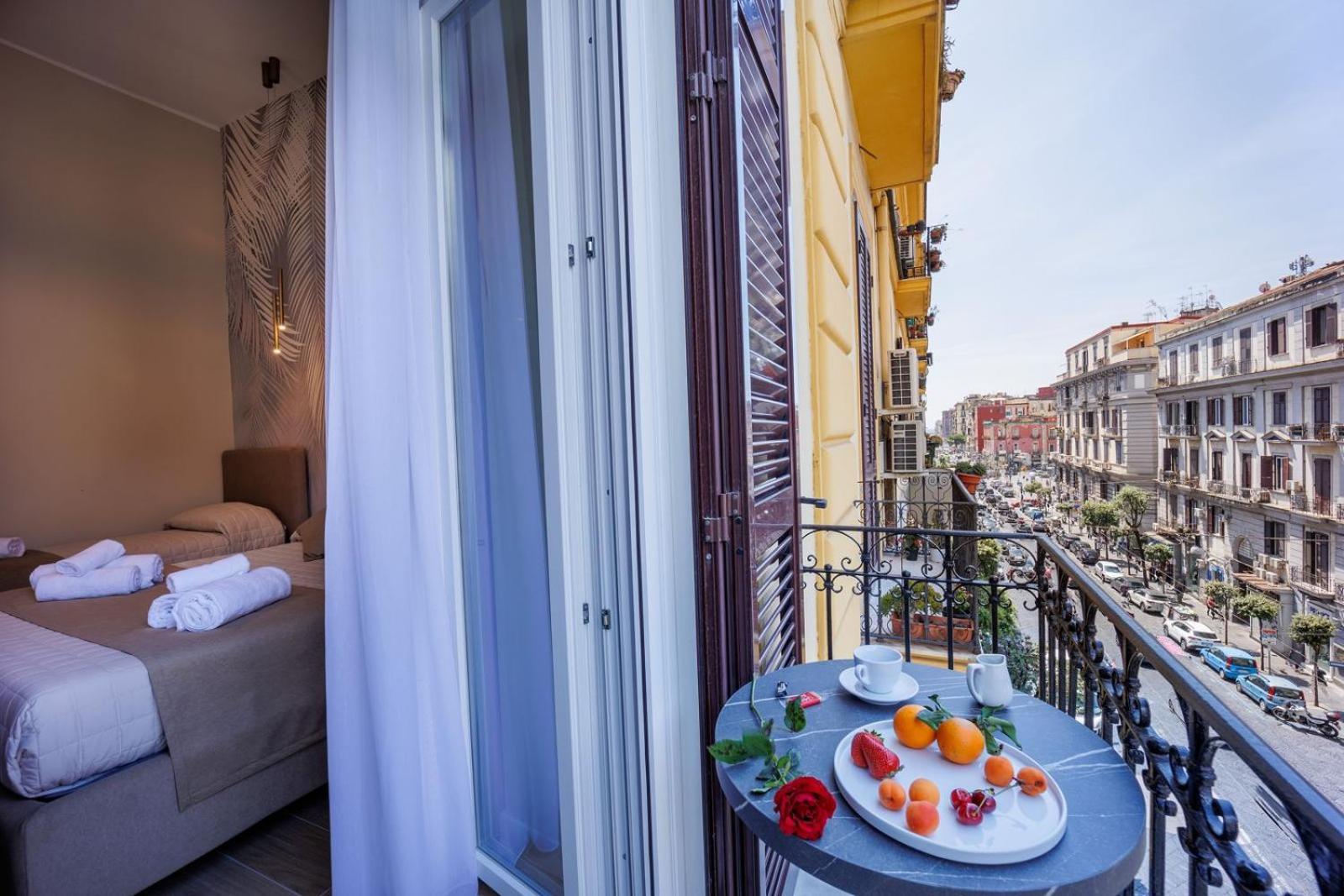Maria Maruzzella B&B Luxury Suites Νάπολη Εξωτερικό φωτογραφία